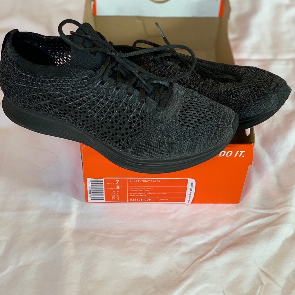 Nike Flyknit Racers